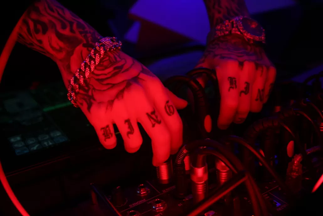 Сведение песни.